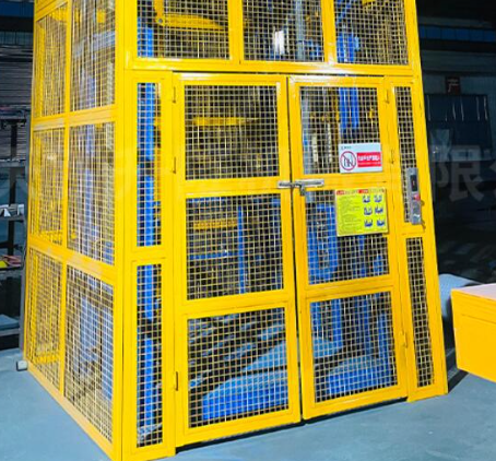 东郊镇货梯可以安装在室外吗